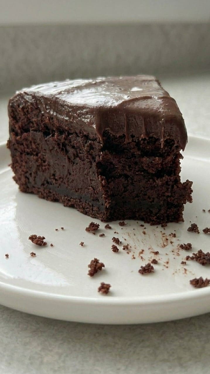 Easy Flourless Chocolate Cake with Deep Chocolate Flavor