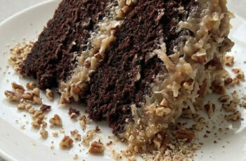 Easy German Chocolate Cake – Rich, Moist & Coconut Pecan Topping