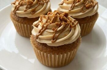 Irresistible Biscoff Cupcakes with Creamy Frosting