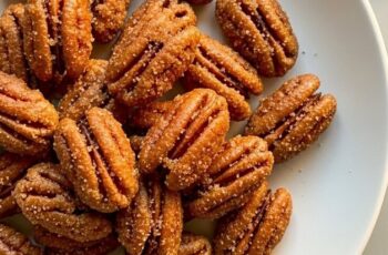 Perfect Holiday Candied Pecans with Brown Sugar