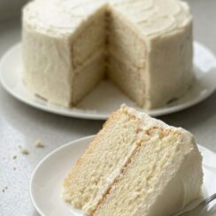 Homemade White Cake – Perfect for Any Occasion