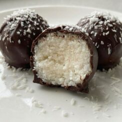 The Easiest 3 Ingredient Bounty Balls You’ll Ever Make