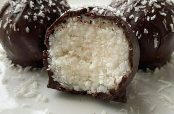 The Easiest 3 Ingredient Bounty Balls You’ll Ever Make