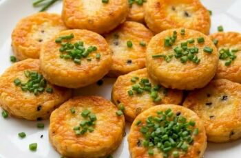 Easy Cheddar Cheese Coins Perfect for Snacking