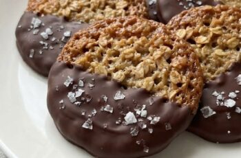 Homemade Oatmeal Lace Cookies – Crisp & Golden Perfection