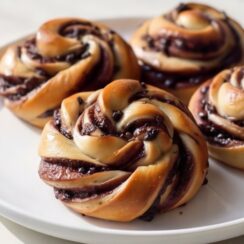Easy Chocolate Custard Buns with Chocolate Chips (So Good!)