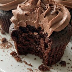 Easy Chocolate Cupcakes Recipe (Best Ever!)