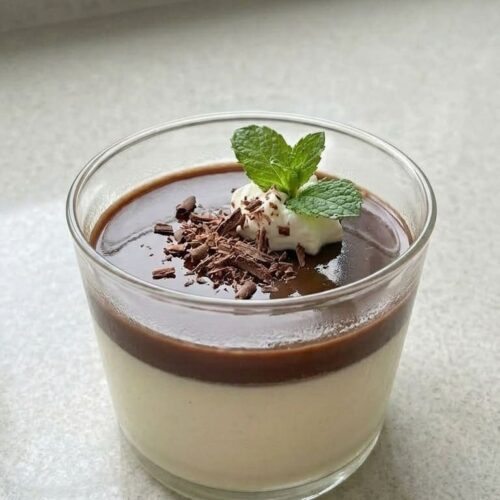 Silky Vanilla Chocolate Mousse That Melts in Your Mouth
