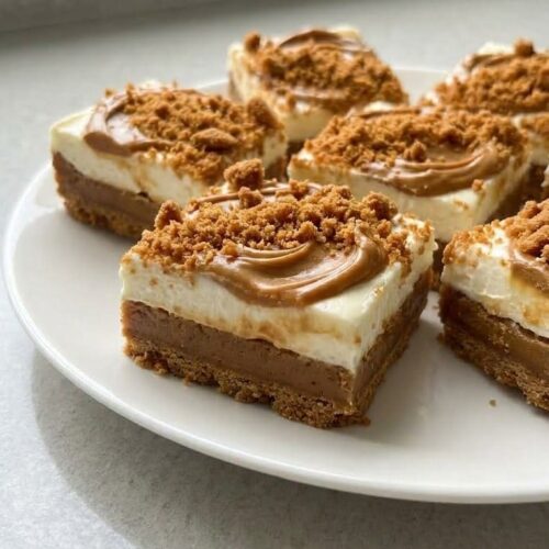Simple 5-Ingredient Biscoff Dessert Bars Everyone Will Love