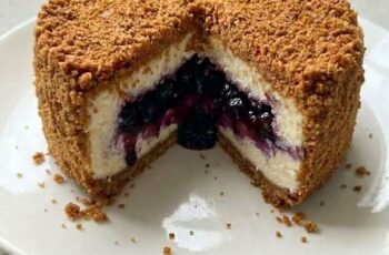 No-Bake Upside-Down Blueberry Cheesecake Recipe, Creamy and Irresistible