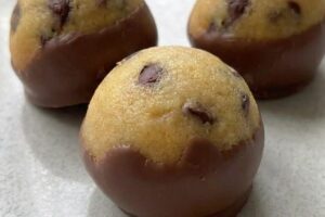 Chocolate Chip Cookie Balls, A Delicious Bite-Sized Dessert