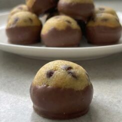 Chocolate Chip Cookie Balls, A Delicious Bite-Sized Dessert