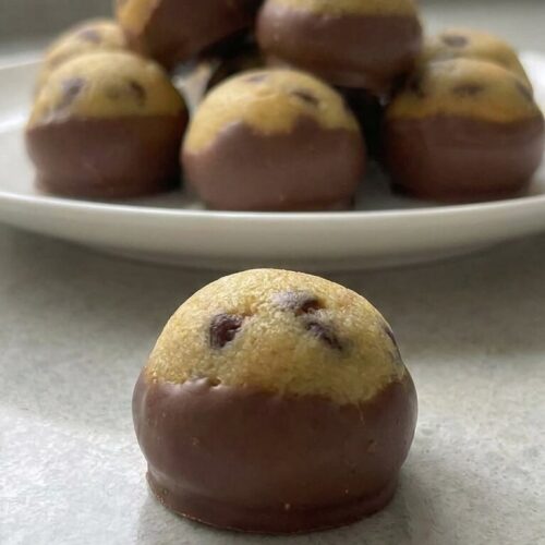 Chocolate Chip Cookie Balls, A Delicious Bite-Sized Dessert