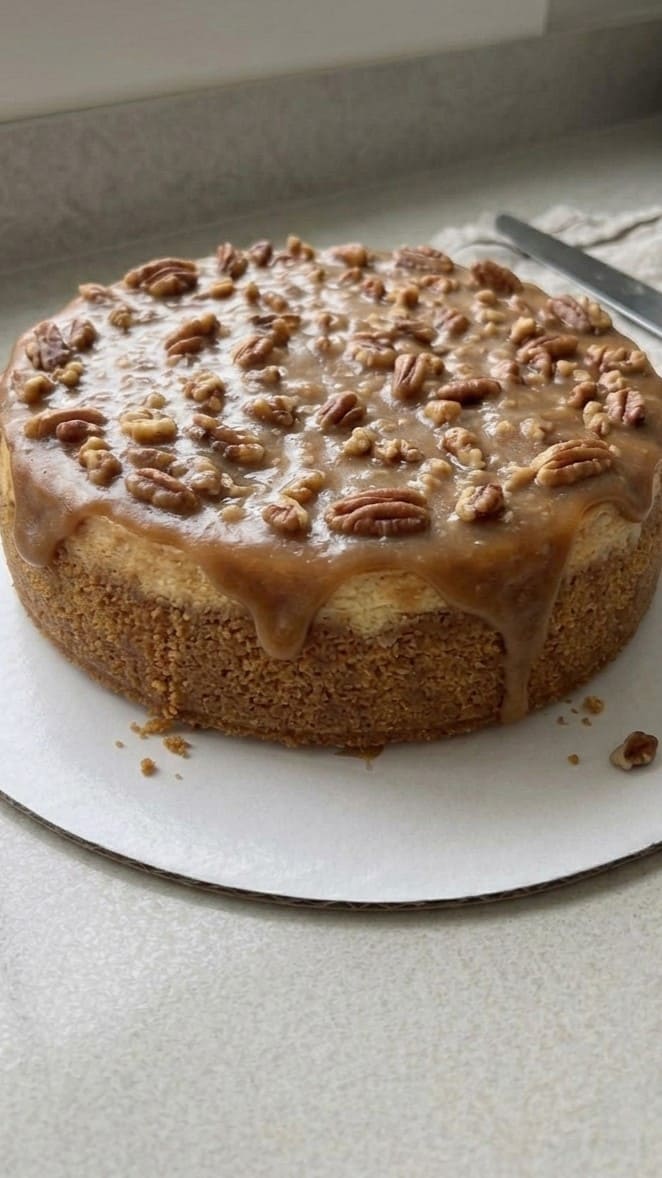 Easy Pecan Pie Cheesecake with Caramelized Pecan Topping